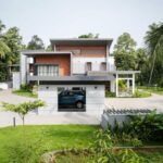 Modern Kerala house design with contemporary architecture